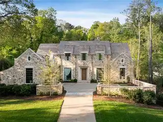 Timeless Elegance and Modern Luxury in Tuxedo Park