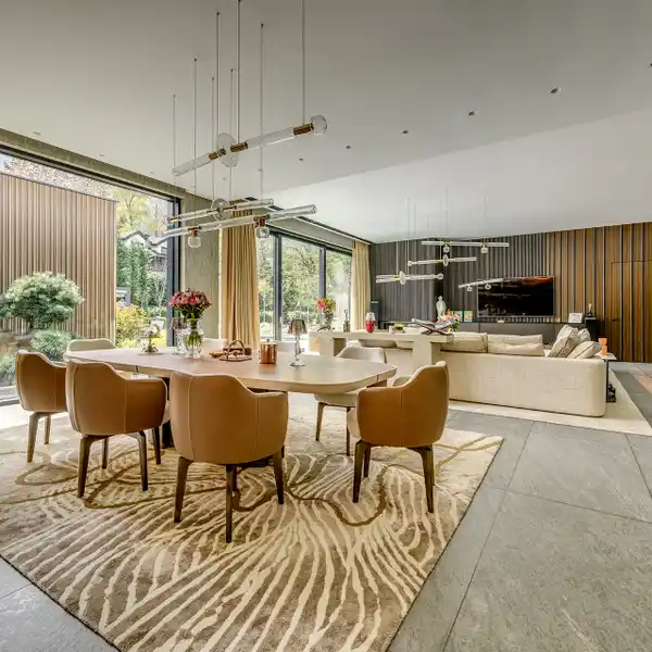 EXCLUSIVE HOUSE FOR SALE WITH DESIGNER INTERIOR