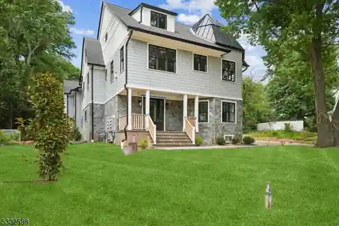 High-end Townhouse with Dreamy Open Layout