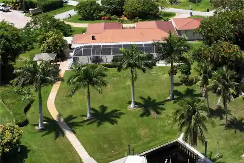 Waterfront Paradise in Stuart–boater’s Dream