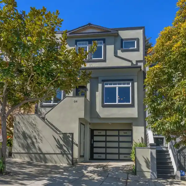 THOUGHTFULLY DESIGNED MODERN HOME