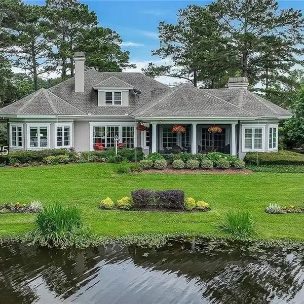 CUSTOM BELFAIR HOME WITH LAGOON TO GOLF COURSE VIEW