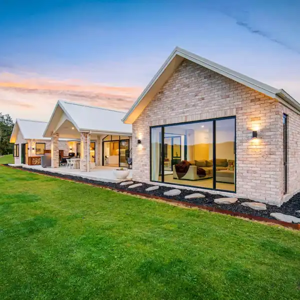 BRAND NEW ARCHITECTURALLY DESIGNED HOME