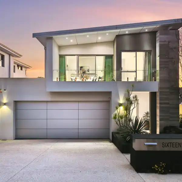 EXQUISITE DESIGNER-BUILT PROPERTY