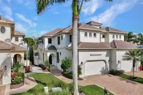 Pristine Villa Moments from Bonita Beach