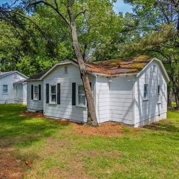 BUILD A HOME CLOSE TO OXFORD SQUARE