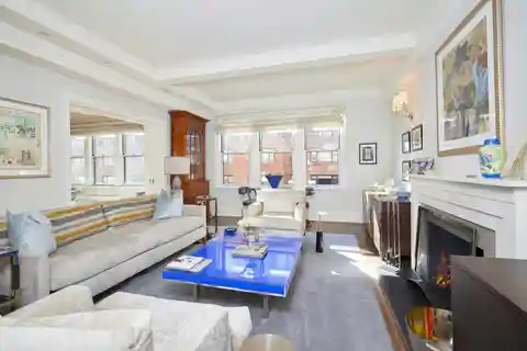 Decorator's Own Exquisite Classic 5 Room Home