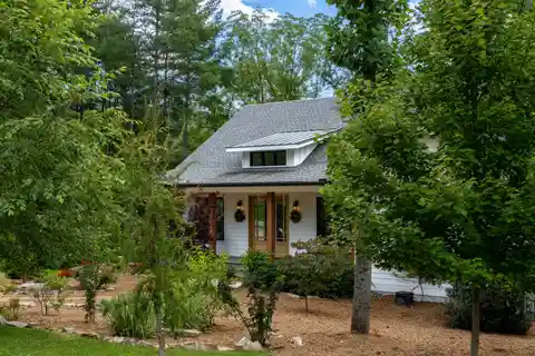 Extraordinary Home in Exclusive Waters Edge at Biltmore Lake