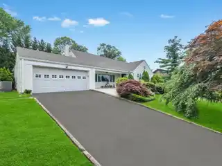 Beautiful Expanded Ranch in Saddle Rock