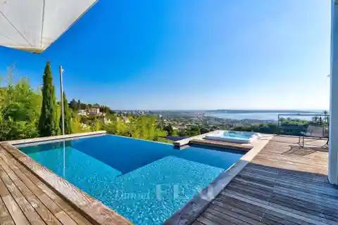 Gorgeous Home with Incredible Views