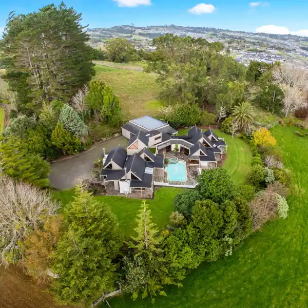 LIFESTYLE PROPERTY WITH AMAZING POTENTIAL