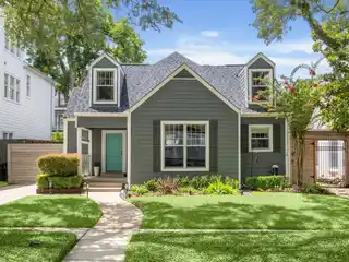 Beautifully Renovated Boulevard Oaks Home