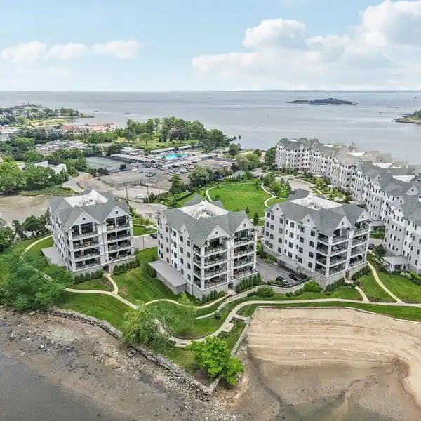 RESORT-STYLE COASTAL LIVING AT WATERMARK POINTE