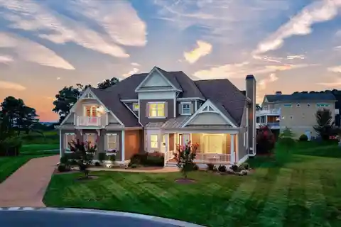 Elevated Coastal Sanctuary in the Peninsula