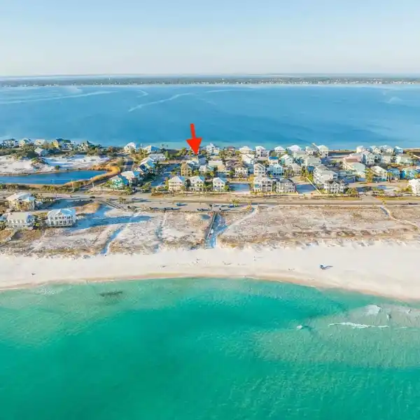 CLASSIC COASTAL HOME IN CHARMING SEASHORE VILLAGE