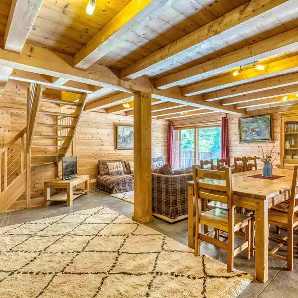 CHARMING CHALET WITH STUNNING SKI SLOPE VIEWS