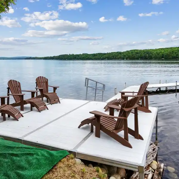 WONDERFUL LAKEFRONT PROPERTY