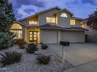 Completely Remodeled and Upgraded Home in Lakeridge Springs