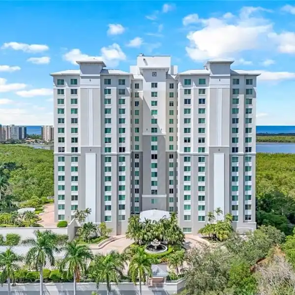 RECENTLY RENOVATED THREE BEDROOM CONDO