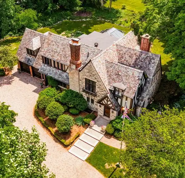 CLASSIC TUDOR GRACE MEETS MODERN MASTERY