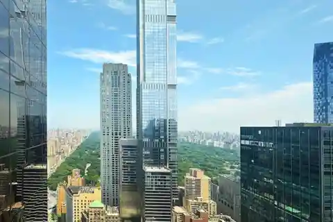 Stunning View Residence for Rent in the Park Imperial