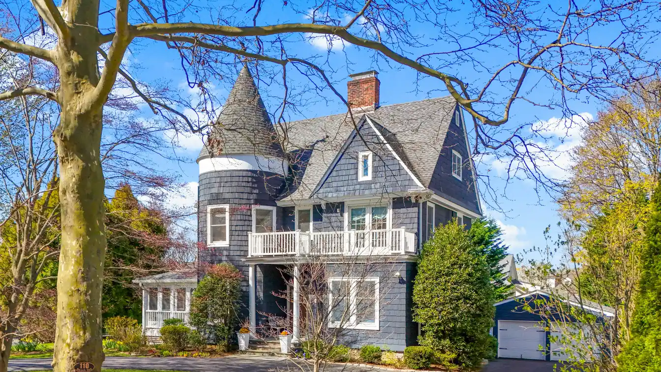 Gracious 1890 Victorian