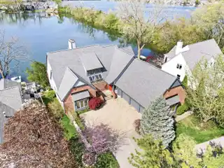 Once-In-A-Lifetime Nantucket Bay Showstopper