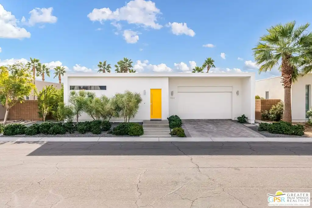 An Artistic Masterpiece in the Prestigious Escena Golf Community