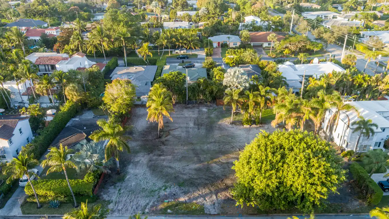 Oversized Lot in West Palm