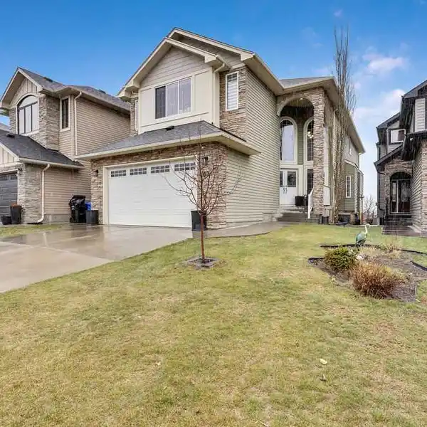 EXTENSIVELY UPGRADED HOME IN KINCORA