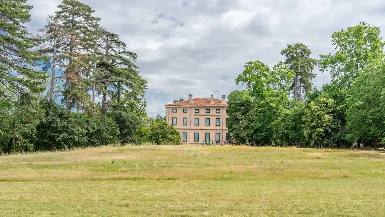 Majestic and Versatile Property