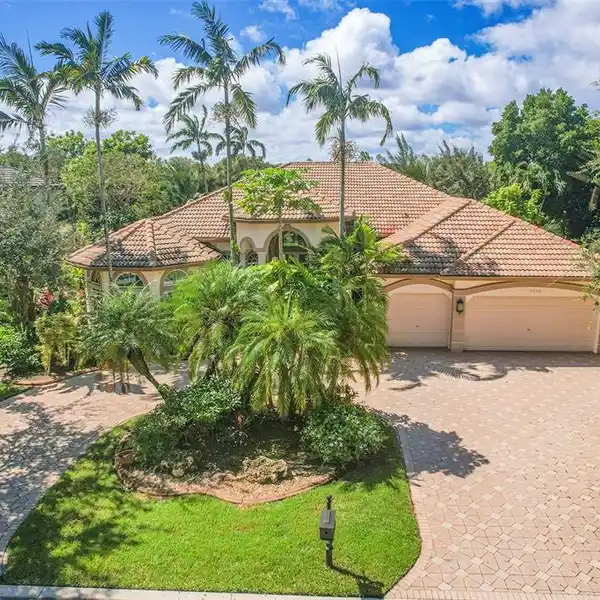 WONDERFUL 5 BEDROOM IN PARKLAND