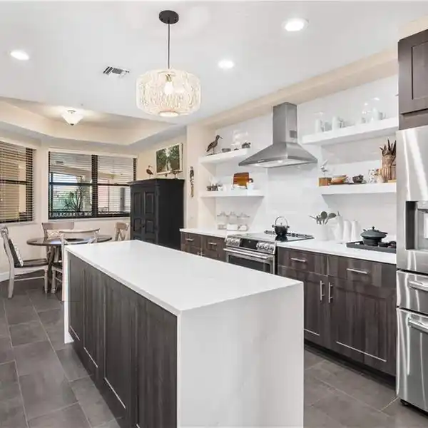 LUXURY HIGH-RISE LIVING IN PALMAS DEL SOL