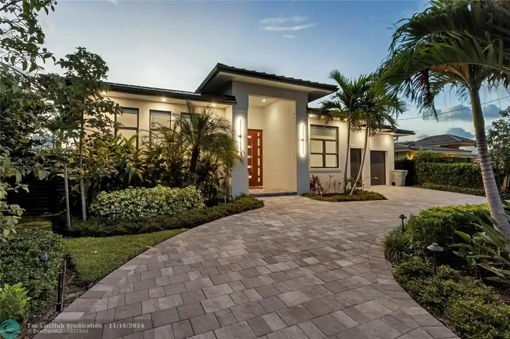 Sleek Modern Intracoastal Estate