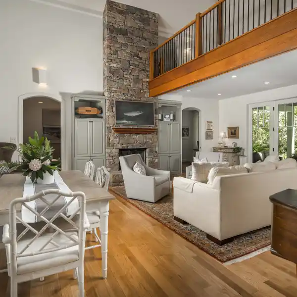 LUXURY LIVING IN THE HEART OF THE HIGH COUNTRY