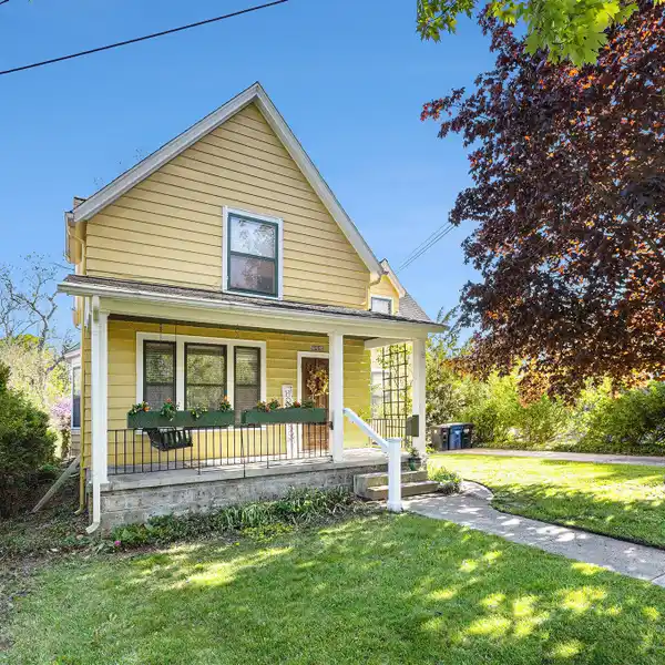 CHARMING HOME ON THE HISTORIC OLD WEST SIDE