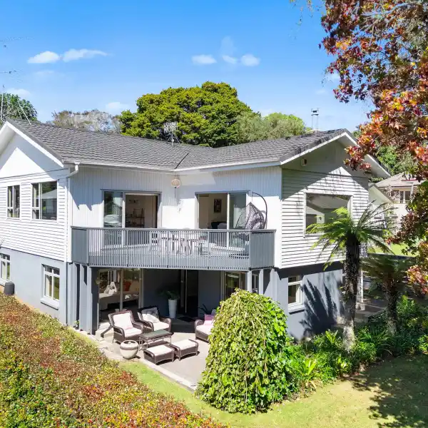 VERSATILE MOVE-IN READY HOME