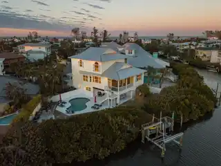 Lovely Waterfront Retreat on Anna Maria Island