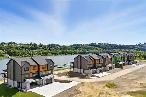 Luxury and Convenience in Miramar Landings