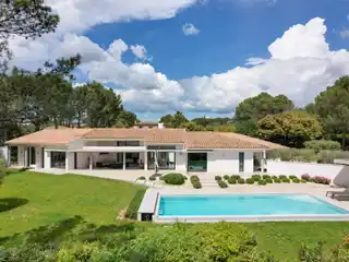 Modern Luxury in a Tranquil Setting