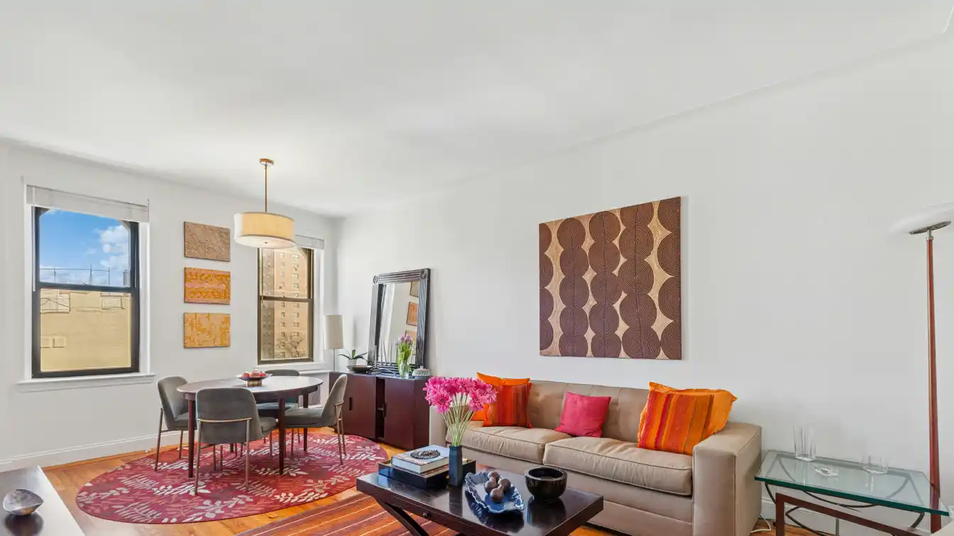 Beautifully Renovated One-bedroom Apartment