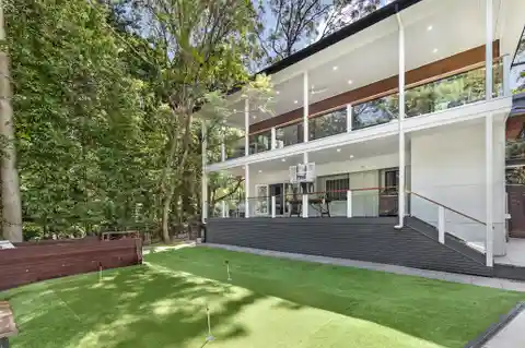 Architecturally Designed Residence on a Quiet Cul-De-Sac