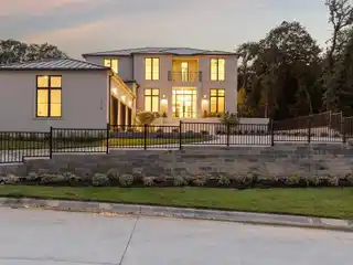 Exquisite Heritage Home in the Knolls in Westlake
