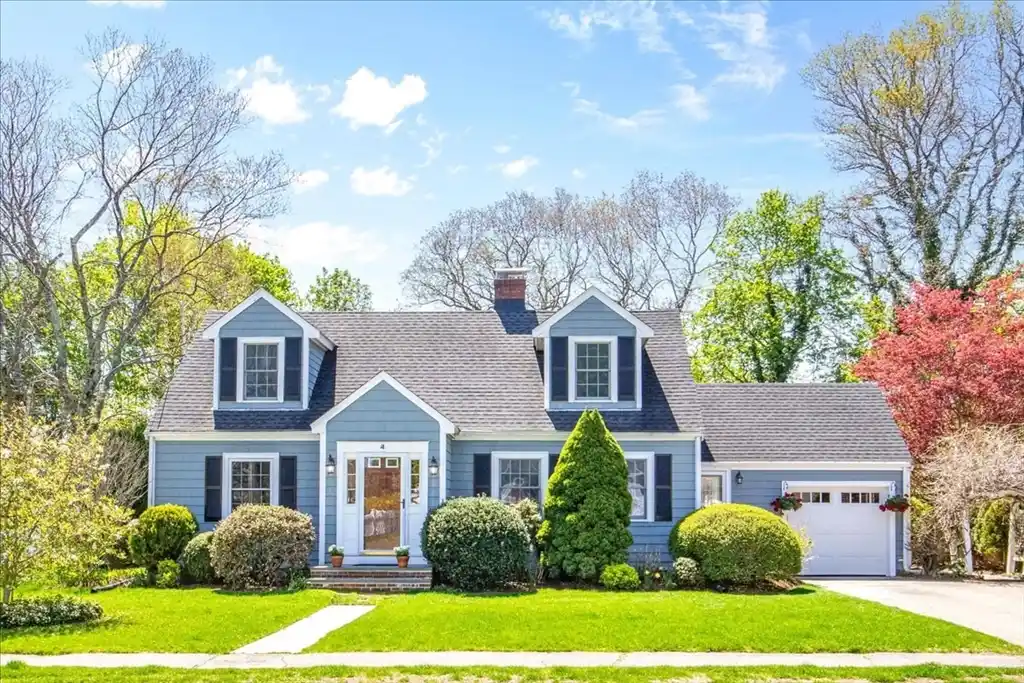Picture Perfect New England Cape