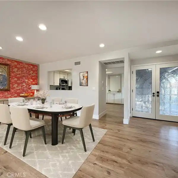 POPULAR PLAN IN EAST LAKE SHORES