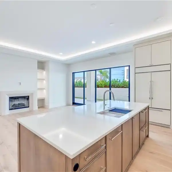 MODERN LUXURY AT THE NEW STELLA NAPLES
