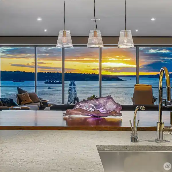 URBAN ENERGY WITH SERENE COMFORT