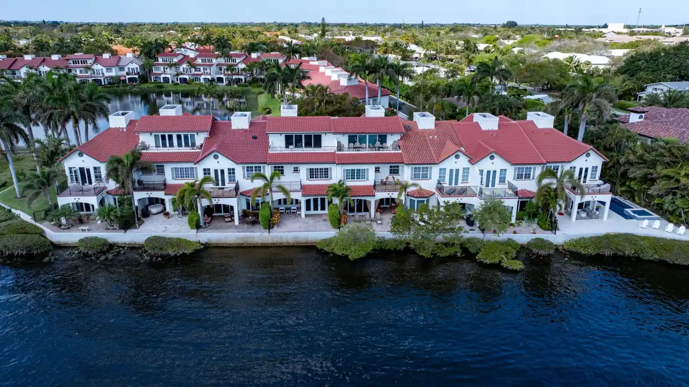 Relaxed Luxury Living in the Estuary