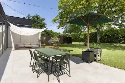 Light-Filled Contemporary Villa