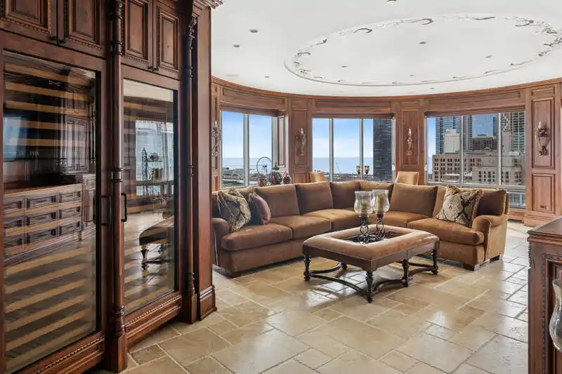 Ultra-luxury Residence in a Prestigious Building